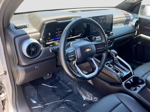 Used 2025 Chevrolet Colorado LT w/ LT Convenience Package AWD/4WD image 9