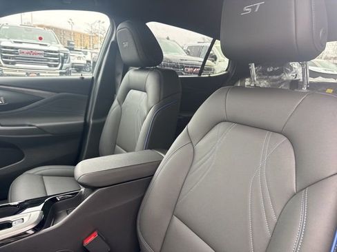 New 2026 Buick Envista Sport Touring image 11