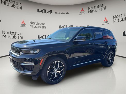 Used 2023 Jeep Grand Cherokee Summit AWD/4WD image 2