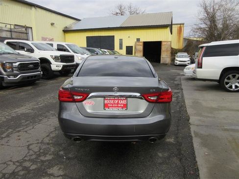 Used 2017 Nissan Maxima SR image 4