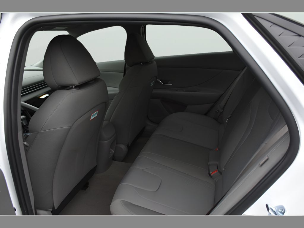 New 2026 Hyundai Elantra SE FWD image 11