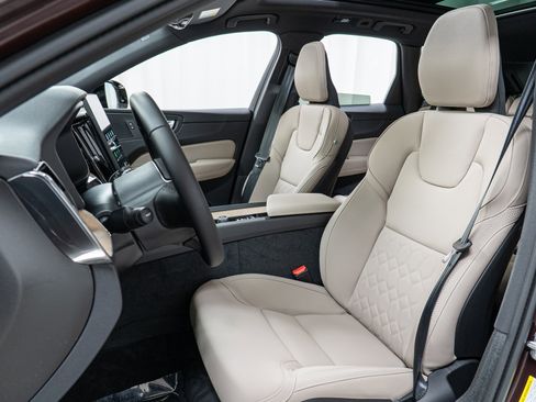 New 2026 Volvo XC60 B5 Core w/ Climate Package image 13