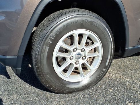 Certified 2020 Jeep Grand Cherokee Laredo image 6