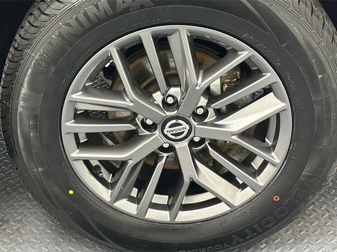 Used 2021 Nissan Rogue S image 21