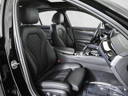 Used 2022 BMW 530i xDrive 530i xDrive w/ Convenience Package image 21