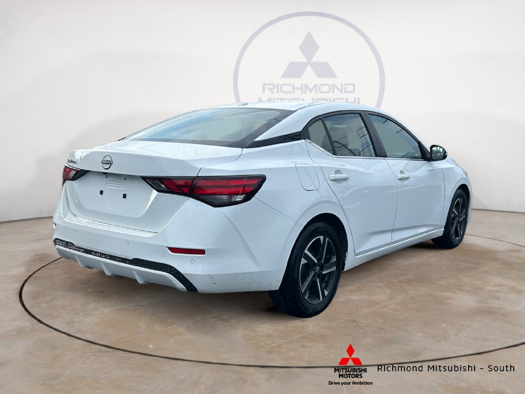 Used 2025 Nissan Sentra SV FWD image 3