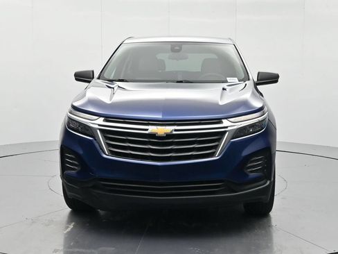 Used 2023 Chevrolet Equinox LS w/ LS Convenience Package FWD image 2