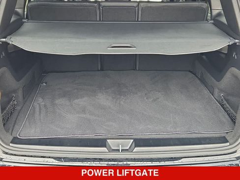Used 2025 Mercedes-Benz GLB 250 image 32