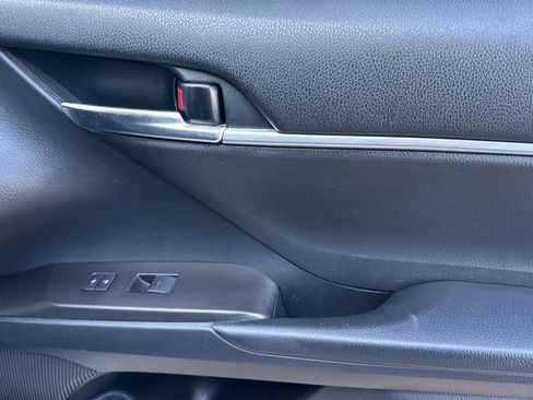 Used 2021 Toyota Camry SE FWD image 20