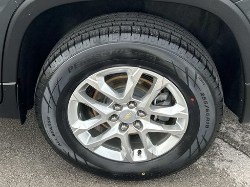 Used 2021 Chevrolet Traverse LT FWD image 17