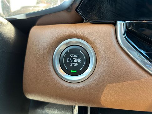 Used 2024 GMC Canyon AT4 w/ Technology Package image 17