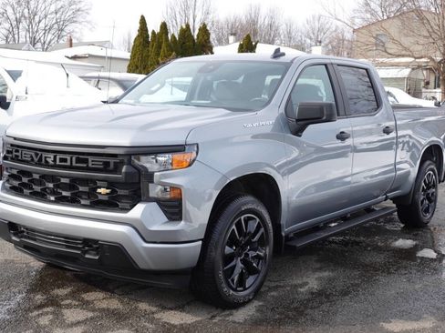 Used 2023 Chevrolet Silverado 1500 Custom image 1