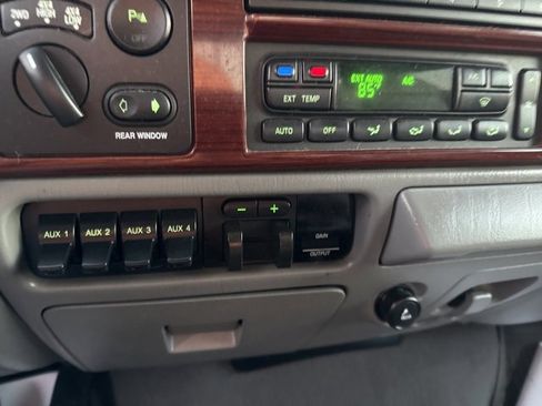 Used 2005 Ford F250 Lariat image 39