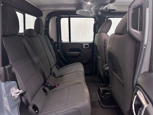 New 2026 Jeep Gladiator Sport image 15