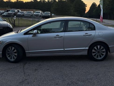 Used 2010 Honda Civic EX-L image 2