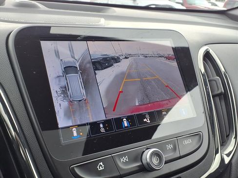 Used 2022 Chevrolet Equinox RS w/ RS Leather Package image 23