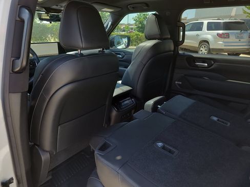 Certified 2025 Nissan Armada PRO-4X w/ Pro-4X Premium Package AWD/4WD image 10