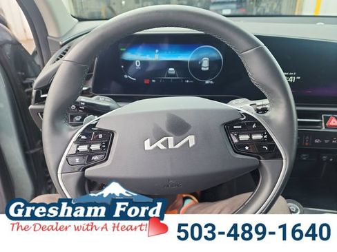 Used 2023 Kia Niro Wind w/ Wind Preserve Package FWD image 18