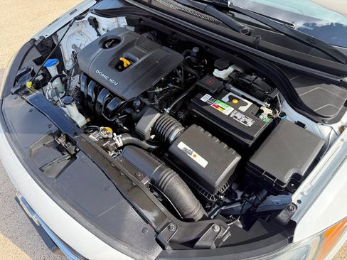 Used 2018 Hyundai Elantra Value Edition FWD image 74