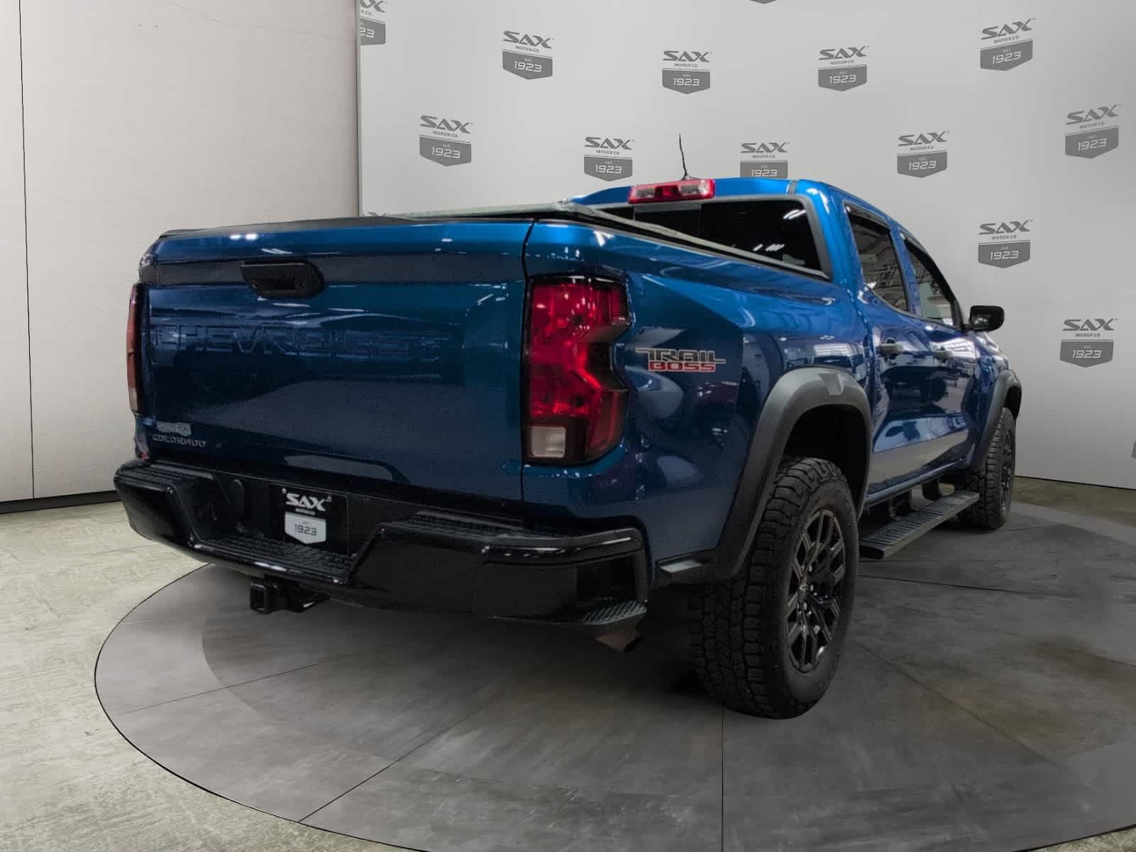 Used 2023 Chevrolet Colorado Trail Boss AWD/4WD image 5