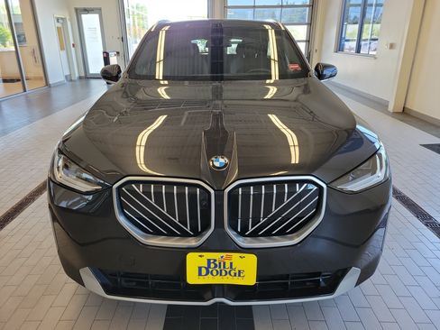 Used 2025 BMW X3 xDrive30i AWD/4WD image 2