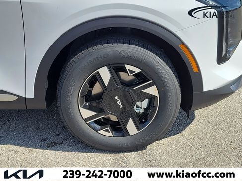 New 2026 Kia Sportage LX w/ LX Convenience Package FWD image 7