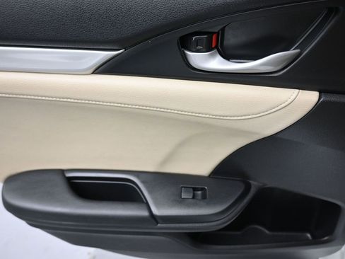 Used 2020 Honda Civic Touring image 33