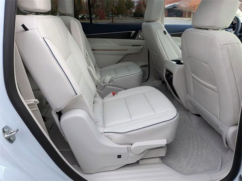 New 2026 Buick Enclave Avenir image 33