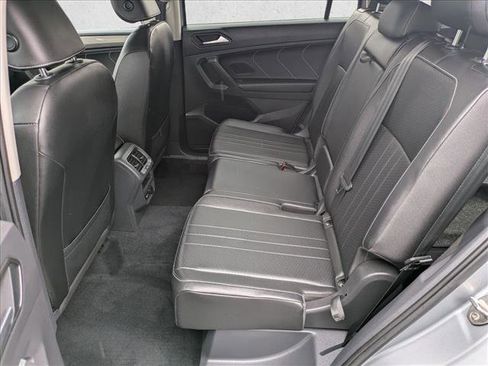 Used 2022 Volkswagen Tiguan SE FWD image 17