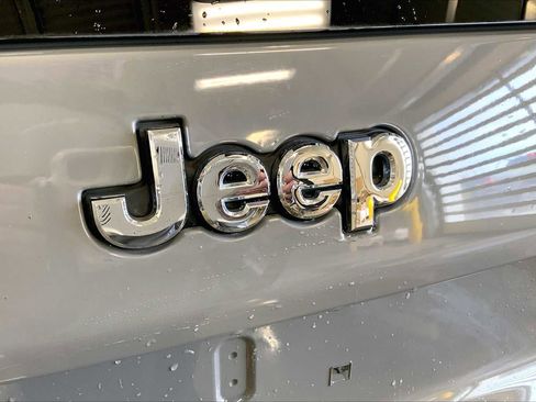 Used 2019 Jeep Cherokee Latitude Plus w/ Cold Weather Group image 31