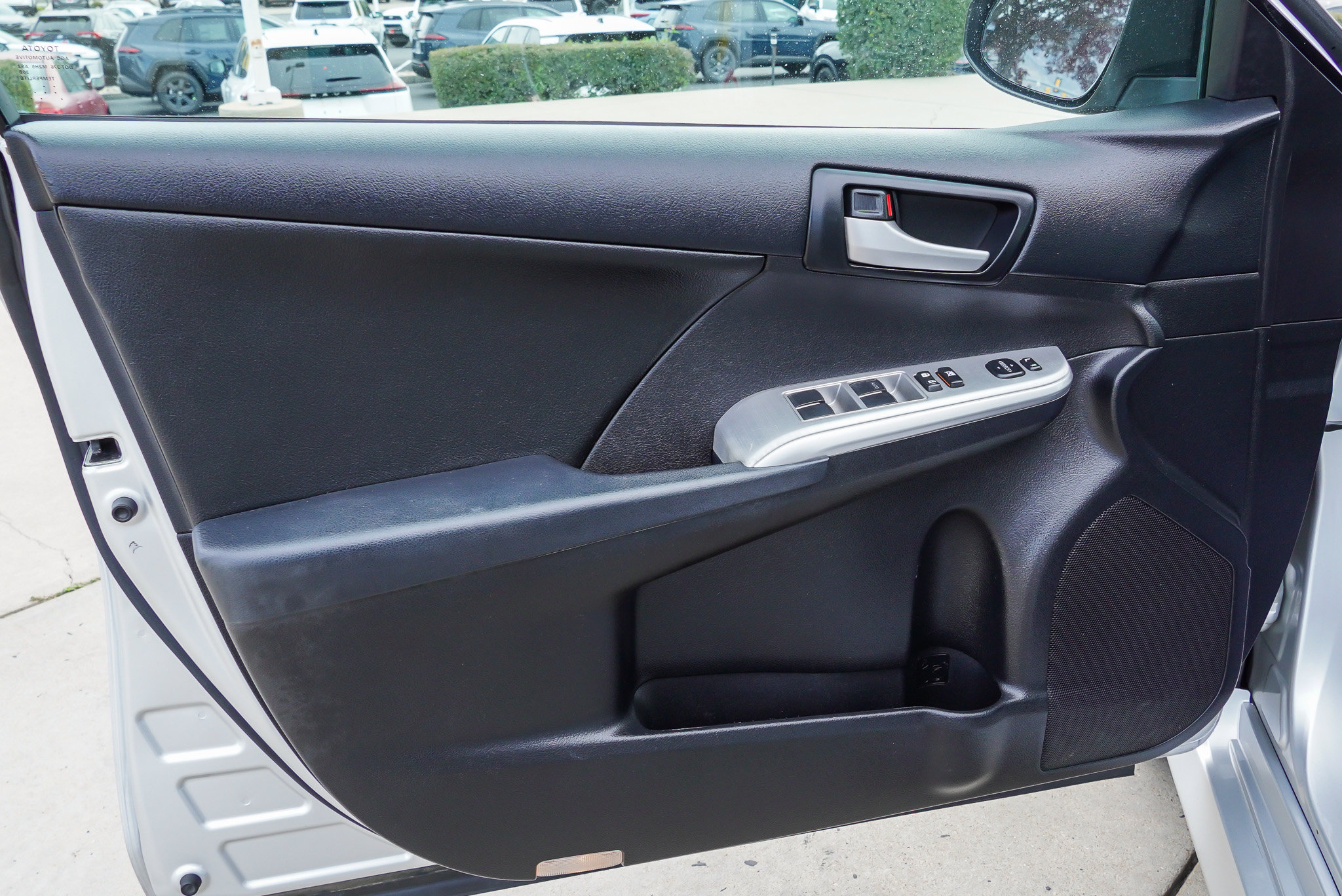 Used 2013 Toyota Camry SE FWD image 20