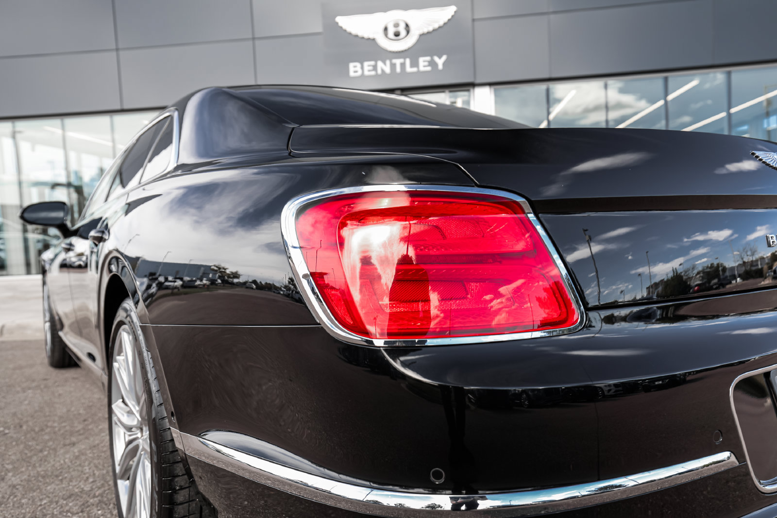 Certified 2022 Bentley Flying Spur V8 AWD/4WD image 10