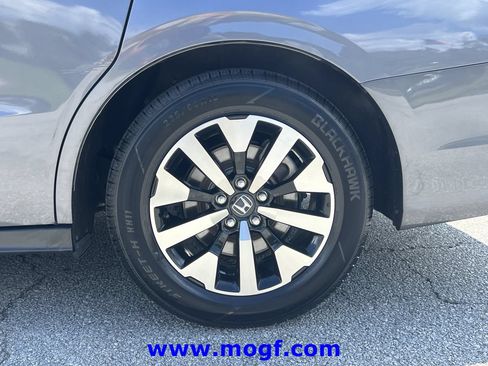 Used 2025 Honda Odyssey EX-L image 32