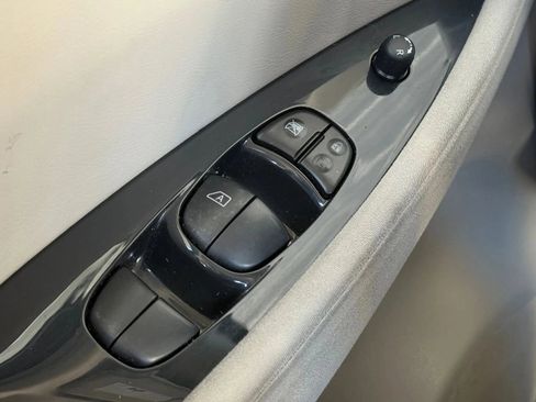 Used 2012 Nissan Leaf SL w/ Recycling/Organizational Pkg image 22