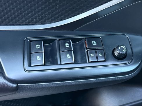 Used 2018 Toyota C-HR XLE image 20