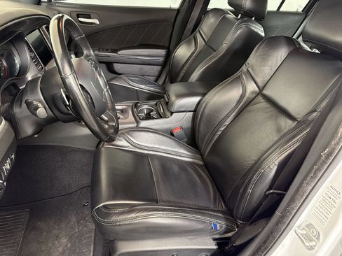 Used 2020 Dodge Charger R/T w/ Blacktop Package RWD image 5