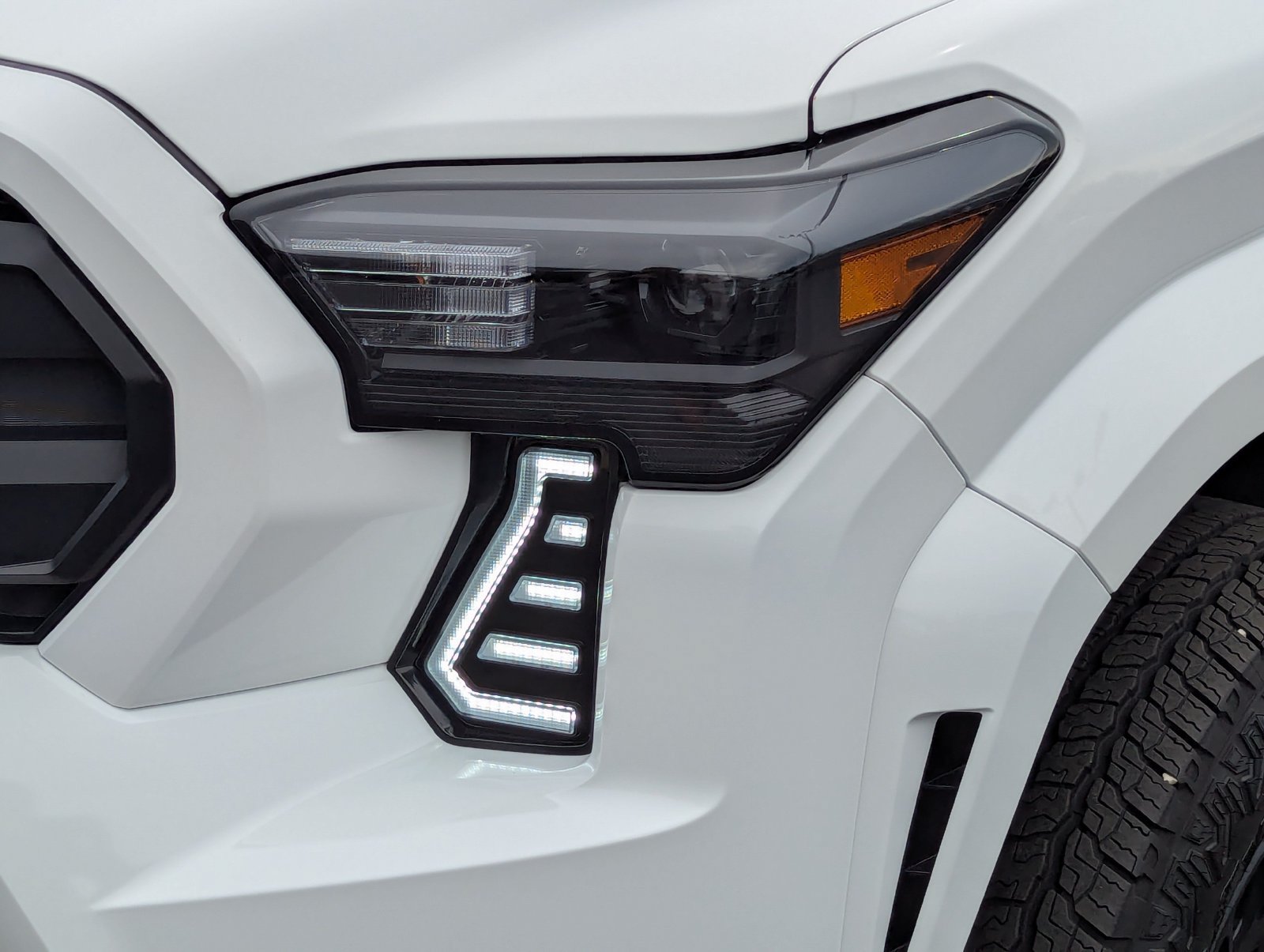 Used 2026 Toyota Tacoma SR5 RWD image 11