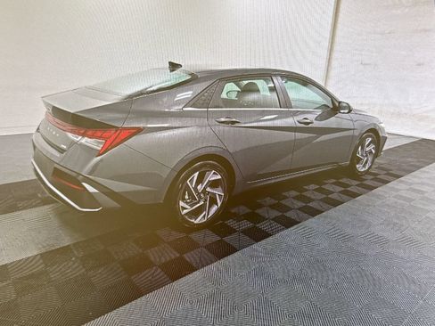 Used 2026 Hyundai Elantra Limited FWD image 2