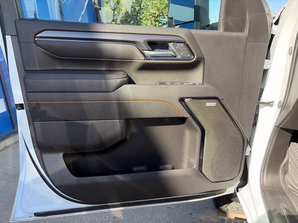 Used 2025 GMC Sierra 3500 AT4 w/ AT4 Premium Plus Package AWD/4WD image 22