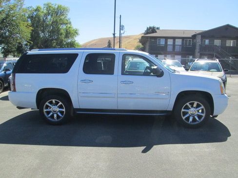 Used 2007 GMC Yukon XL Denali AWD/4WD image 2