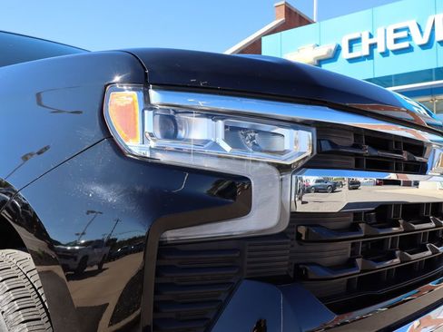 Used 2024 Chevrolet Silverado 1500 LT image 4