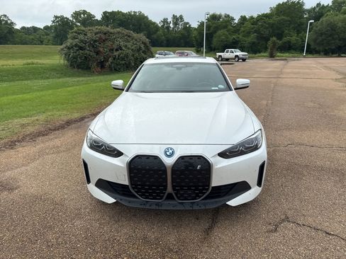 Used 2023 BMW i4 eDrive35 RWD image 2