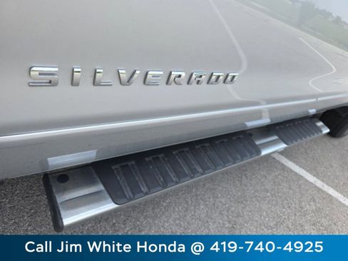 Used 2018 Chevrolet Silverado 1500 LT w/ All Star Edition AWD/4WD image 16