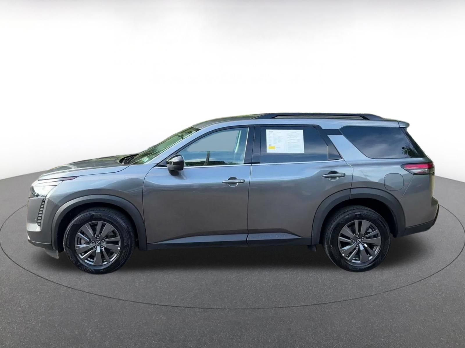 Used 2026 Nissan Pathfinder SV AWD/4WD image 8
