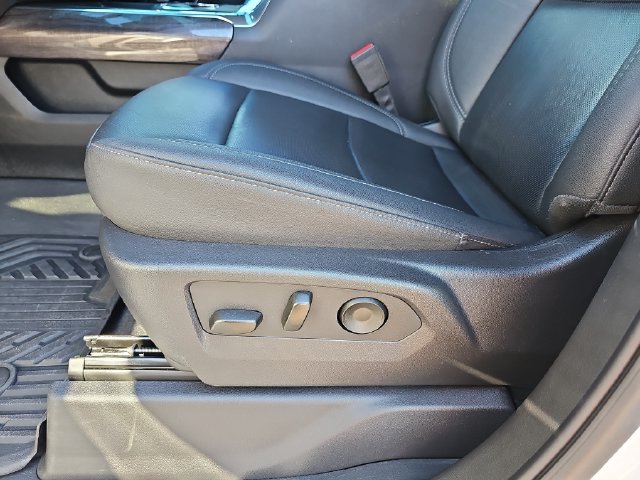 Used 2025 Chevrolet Silverado 2500 LTZ w/ LTZ Plus Package AWD/4WD image 16