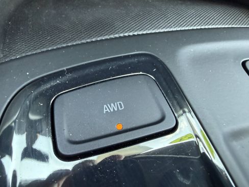 Used 2023 Chevrolet Equinox RS w/ RS Leather Package AWD/4WD image 24