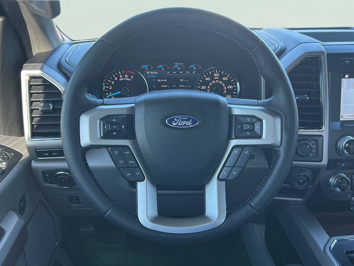Used 2017 Ford F150 Lariat w/ Equipment Group 502A Luxury AWD/4WD image 10