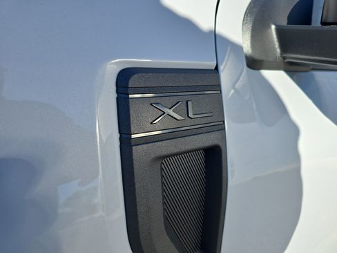 New 2025 Ford Maverick XL image 12