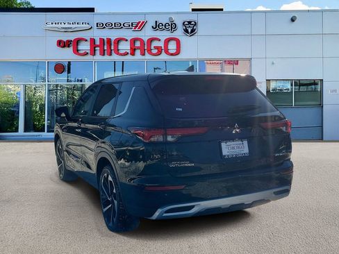 Used 2024 Mitsubishi Outlander SE image 3