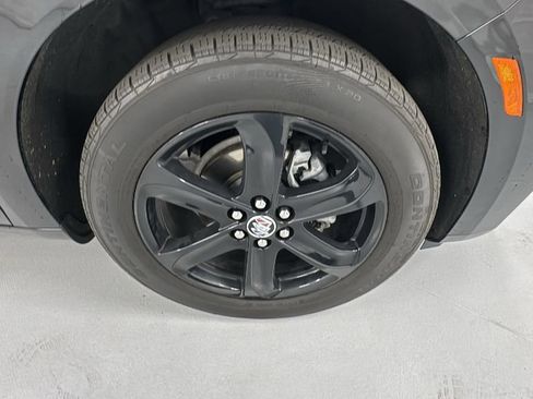 Used 2023 Buick Enclave Essence w/ Experience Buick Package image 9